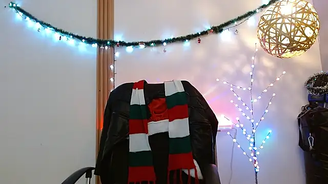 Snapshot of Reiko_85_ chatting on December 2025 02:34:01 PM Reiko 85 online show from December 2025 02:34:01 PM