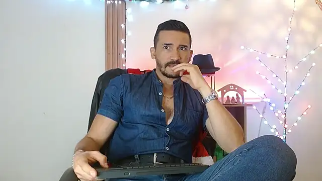 Snapshot of Reiko_85_ chatting on December 2025 02:46:01 PM Reiko 85 online show from December 2025 02:46:01 PM