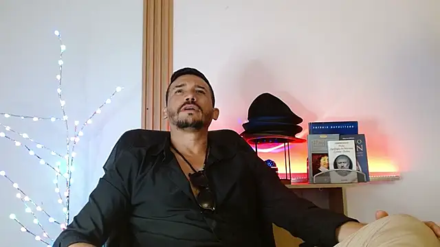 Snapshot of Reiko_85_ chatting on January 2026 03:25:02 PM Reiko 85 online show from January 2026 03:25:02 PM