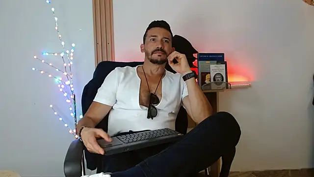 Snapshot of Reiko_85_ chatting on January 2026 07:26:02 PM Reiko 85 online show from January 2026 07:26:02 PM