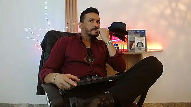 Snapshot of Reiko_85_ chatting on January 2026 02:33:02 PM Reiko 85 online show from January 2026 02:33:02 PM