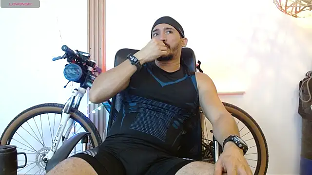 Snapshot of Reiko_85_ chatting on January 2026 03:06:01 PM Reiko 85 online show from January 2026 03:06:01 PM