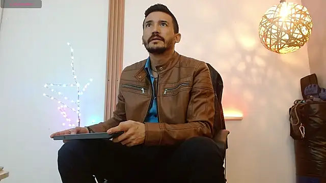 Snapshot of Reiko_85_ chatting on January 2026 02:32:01 PM Reiko 85 online show from January 2026 02:32:01 PM