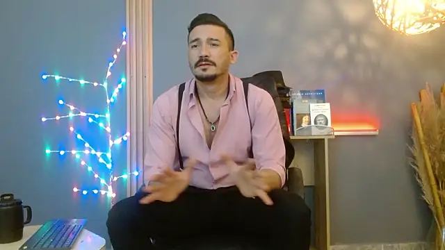 Snapshot of Reiko_85_ chatting on February 2026 08:18:01 PM Reiko 85 online show from February 2026 08:18:01 PM