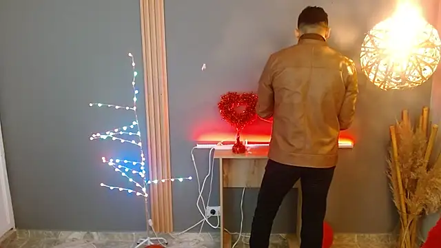 Snapshot of Reiko_85_ chatting on February 2026 02:13:01 PM Reiko 85 online show from February 2026 02:13:01 PM