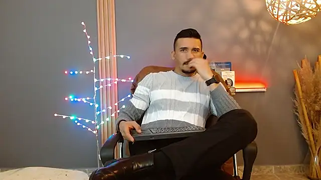 Snapshot of Reiko_85_ chatting on February 2026 02:35:01 PM Reiko 85 online show from February 2026 02:35:01 PM