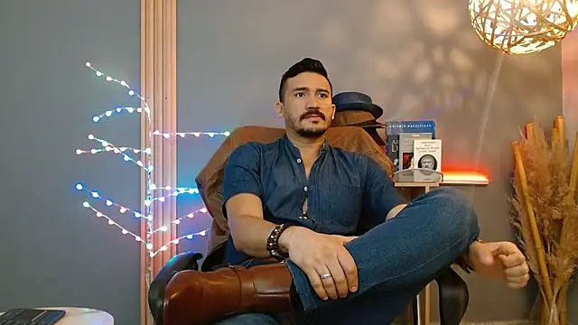 Snapshot of Reiko_85_ chatting on February 2026 02:59:02 PM Reiko 85 online show from February 2026 02:59:02 PM