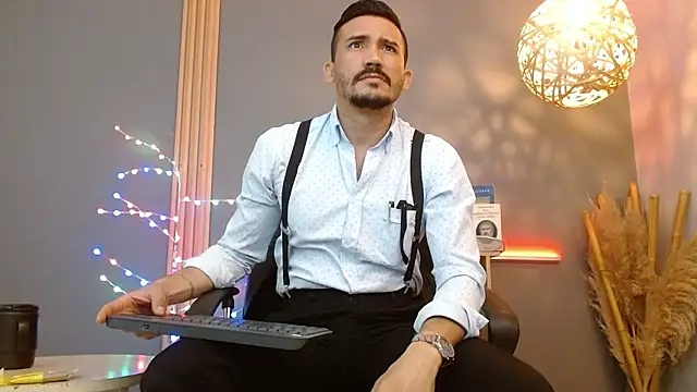 Snapshot of Reiko_85_ chatting on February 2026 02:37:02 PM Reiko 85 online show from February 2026 02:37:02 PM