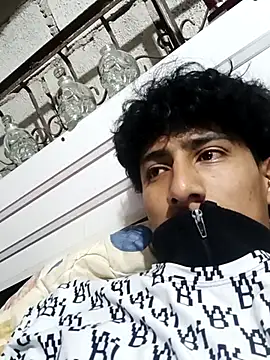 Snapshot of alexander32r chatting on October 2025 04:23:02 AM alexander32r online show from October 2025 04:23:02 AM