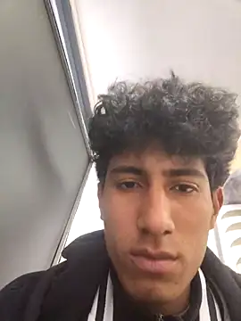 Snapshot of alexander32r chatting on December 2025 04:02:01 PM alexander32r online show from December 2025 04:02:01 PM