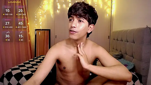 Snapshot of teobowny_ chatting on December 2024 08:39:02 PM teobowny online show from December 2024 08:39:02 PM