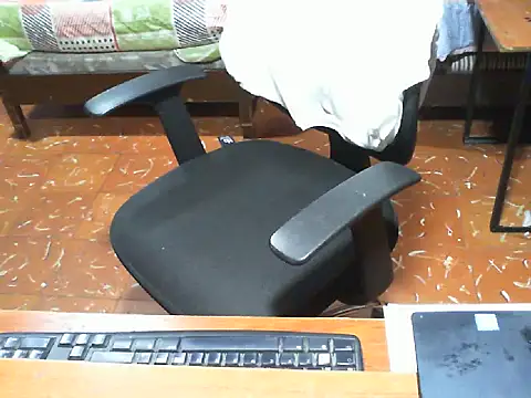 Roberto3102 online show from December 2025 01:51:01 PM