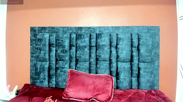 Aurora Doll  online show from November 2025 12:26:01 PM