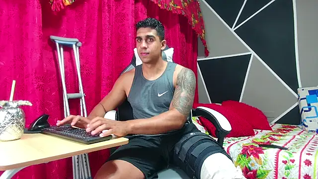 astrom greyy online show from November 2025 10:32:01 PM