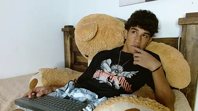 Snapshot of hares_mds chatting on January 2025 12:58:01 PM hares mds online show from January 2025 12:58:01 PM