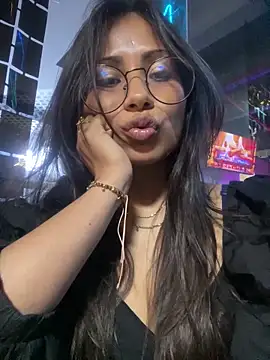 Snapshot of Jade_Zephyra chatting on February 2025 01:10:01 AM Jade Zephyra online show from February 2025 01:10:01 AM