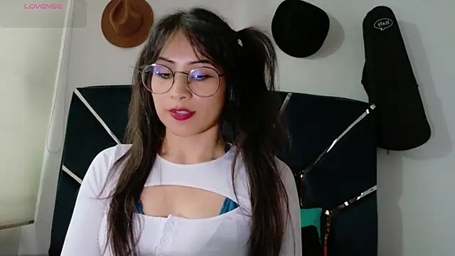 Snapshot of Jade_Zephyra chatting on January 2026 07:23:01 PM Jade Zephyra online show from January 2026 07:23:01 PM