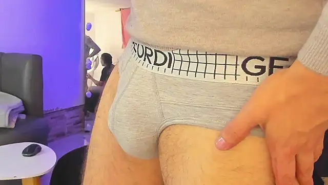 Snapshot of _tatho_perovich_ chatting on December 2024 06:44:01 AM tatho perovich online show from December 2024 06:44:01 AM