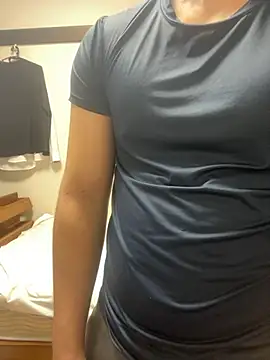 Snapshot of YU-KI00 chatting on October 2025 12:19:02 PM YU-KI00 online show from October 2025 12:19:02 PM