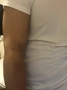 Snapshot of YU-KI00 chatting on October 2025 01:01:02 PM YU-KI00 online show from October 2025 01:01:02 PM