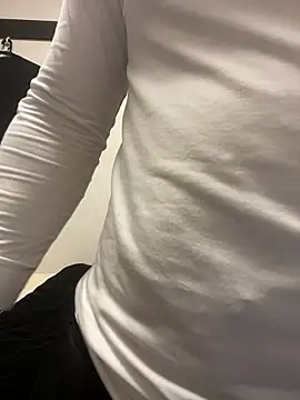 Snapshot of YU-KI00 chatting on November 2025 09:30:02 AM YU-KI00 online show from November 2025 09:30:02 AM