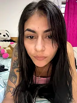 emilie xx  online show from October 2025 08:04:01 PM