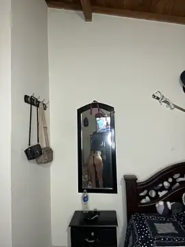 emilie xx  online show from March 2026 06:03:01 PM