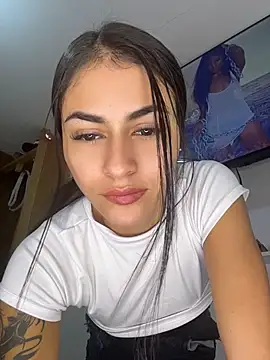 emilie xx  online show from May 2026 02:41:01 AM