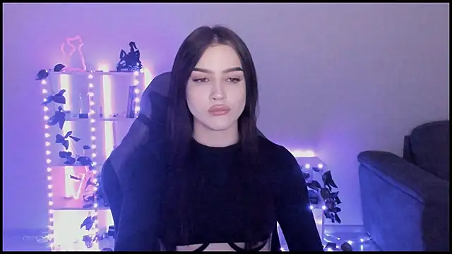 Snapshot of Melanie_N chatting on December 2024 02:22:01 PM Melanie N online show from December 2024 02:22:01 PM