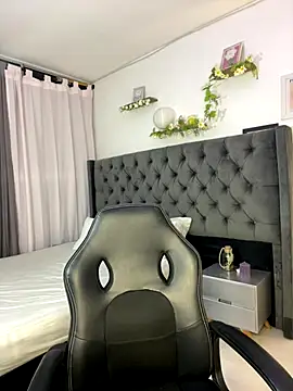 Amiirra  online show from September 2025 06:24:01 AM