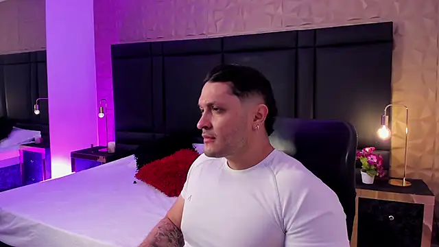 Snapshot of JossAckland chatting on February 2025 11:43:02 AM JossAckland online show from February 2025 11:43:02 AM