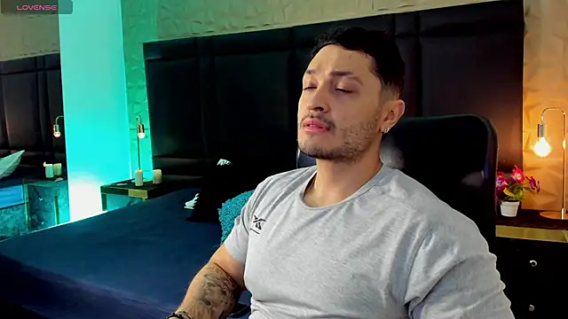 Snapshot of JossAckland chatting on February 2025 11:55:01 AM JossAckland online show from February 2025 11:55:01 AM