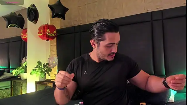 Snapshot of JossAckland chatting on October 2025 07:46:02 PM JossAckland online show from October 2025 07:46:02 PM