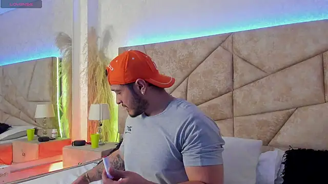 Snapshot of JossAckland chatting on February 2026 07:43:01 PM JossAckland online show from February 2026 07:43:01 PM