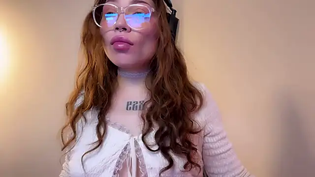 Snapshot of PaulaPratt chatting on January 2025 08:20:02 AM PaulaPratt online show from January 2025 08:20:02 AM