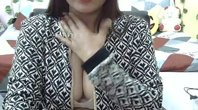 Snapshot of Bold_Pooja chatting on January 2025 10:33:02 AM Bold Pooja online show from January 2025 10:33:02 AM