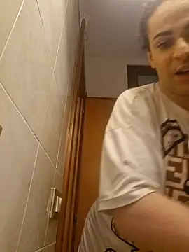 Snapshot of perla97 chatting on February 2025 10:21:01 PM perla97 online show from February 2025 10:21:01 PM