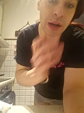 Snapshot of perla97 chatting on February 2025 08:42:01 PM perla97 online show from February 2025 08:42:01 PM