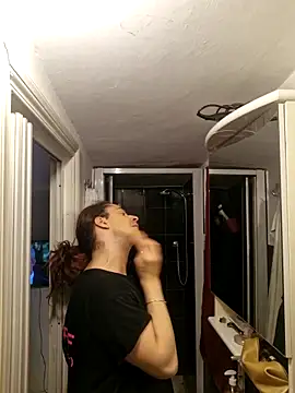 Snapshot of perla97 chatting on March 2025 08:16:02 PM perla97 online show from March 2025 08:16:02 PM