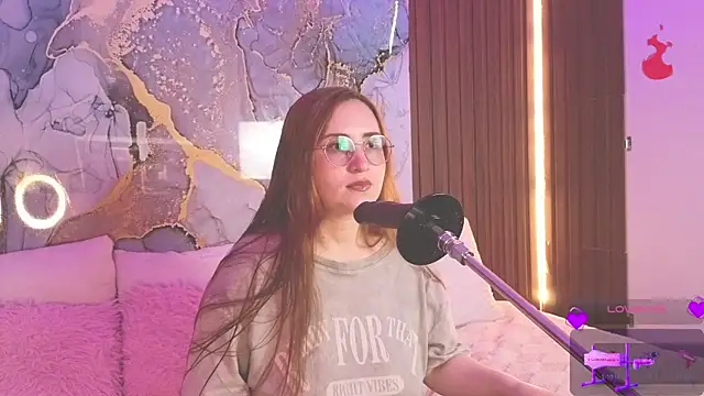 centaurigirl online show from June 2026 09:20:02 PM