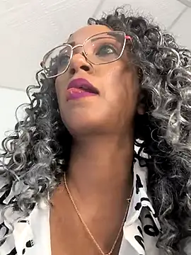 Snapshot of Amaliu_ chatting on February 2025 06:32:02 PM Amaliu online show from February 2025 06:32:02 PM