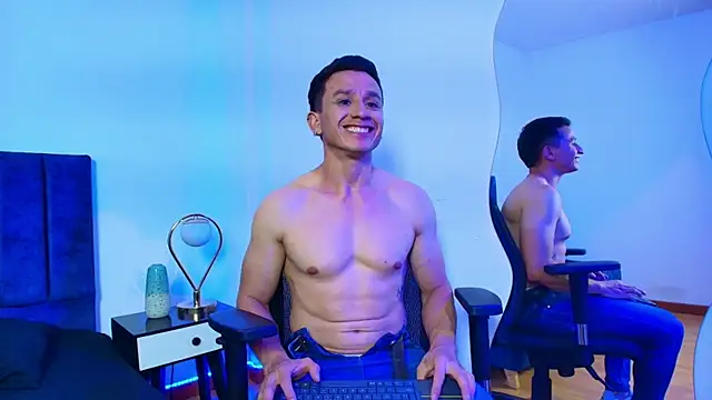 Andrewfalcon online show from September 2025 07:35:01 PM