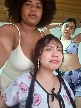 Snapshot of DANIELA_MICHEL chatting on March 2025 10:10:01 PM DANIELA MICHEL online show from March 2025 10:10:01 PM