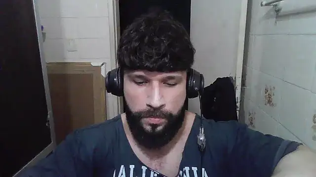 Snapshot of Cauan-t chatting on March 2025 02:04:02 AM Cauan-t online show from March 2025 02:04:02 AM