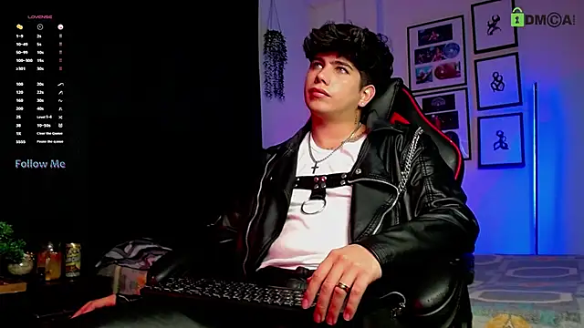 LyleBennett  online show from November 2025 11:42:02 AM