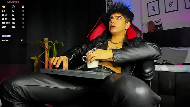 LyleBennett  online show from July 2026 06:20:01 PM