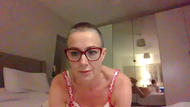 Snapshot of ELEGANT-ARIA36 chatting on January 2025 05:44:02 PM ELEGANT-ARIA36 online show from January 2025 05:44:02 PM