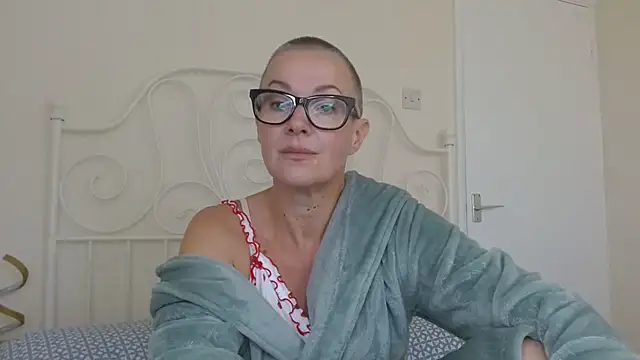 Snapshot of ELEGANT-ARIA36 chatting on October 2025 12:35:02 PM ELEGANT-ARIA36 online show from October 2025 12:35:02 PM