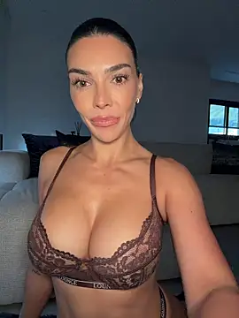 krissiswrld- online show from March 2026 03:42:01 PM