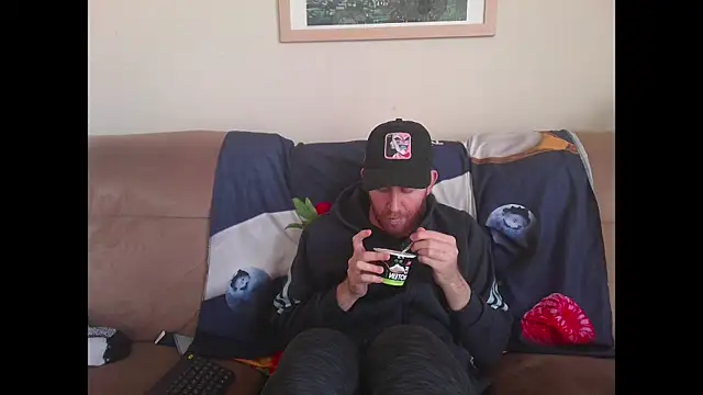 Snapshot of Tall_REC chatting on December 2024 11:00:02 AM Tall REC online show from December 2024 11:00:02 AM